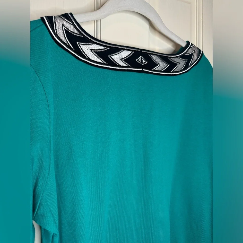 Bob Mackie Wearable Art teal tunic top w/ black and white embellishments Size M - Picture 10 of 12